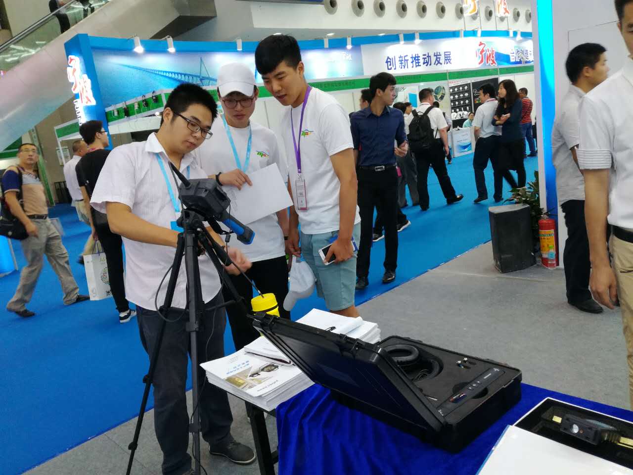 亞泰光電攜百萬(wàn)像素工業(yè)內(nèi)窺鏡亮機(jī)2016第九屆APEC技展會(huì)