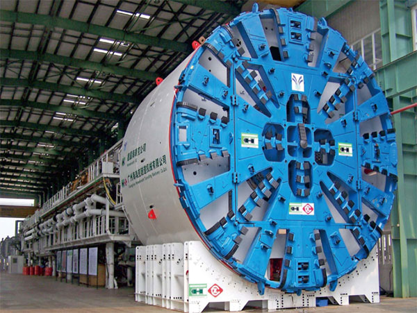 盾構機的了解：盾構機是個高度集成、復雜的系統，也稱挖掘機